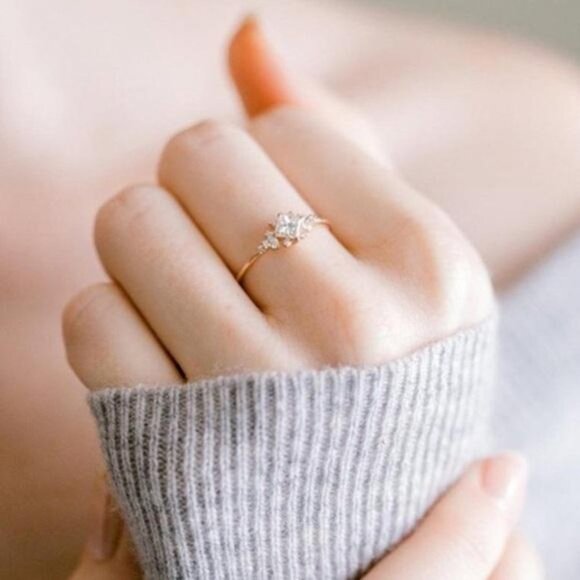 NEW 18K YELLOW GOLD DIAMOND PRINCESS RING, CUTE RING, SHINY RING. - Picture 3 of 6